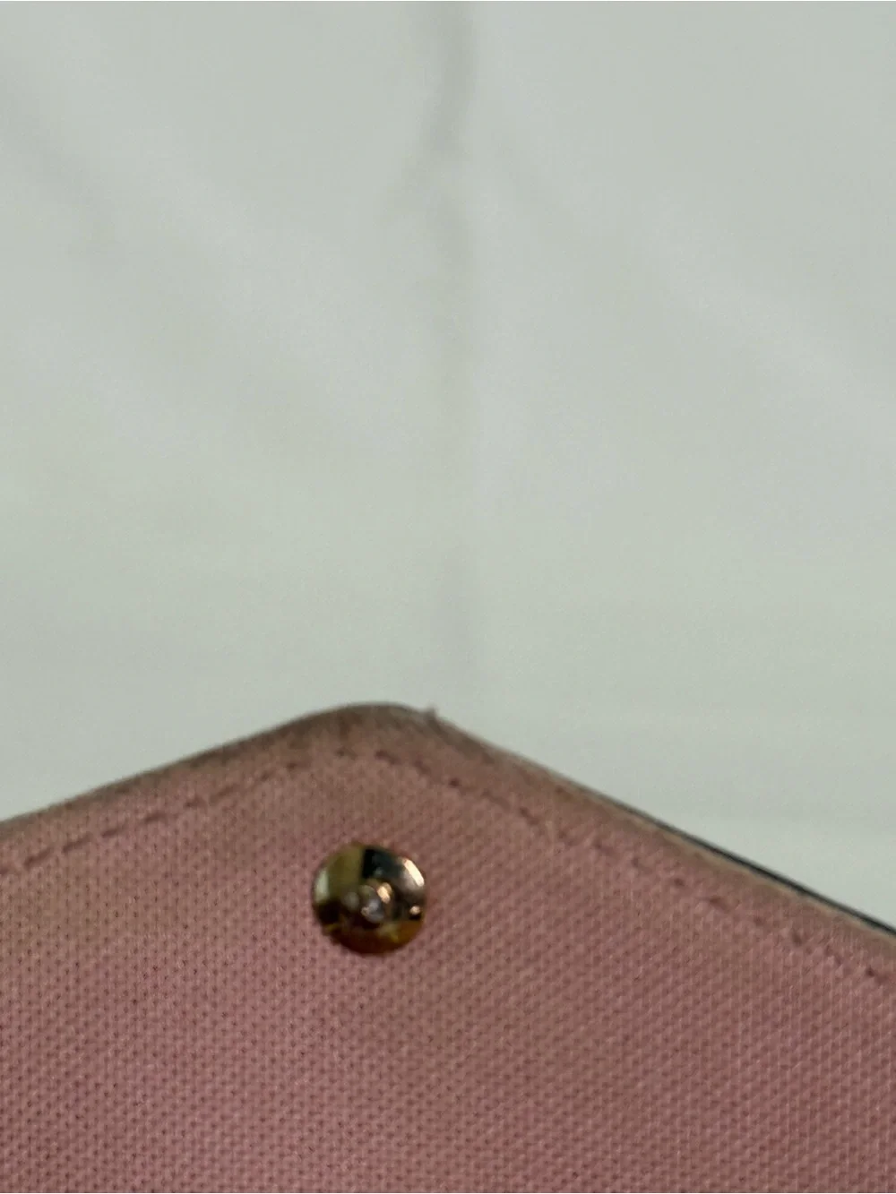 Louis Vuitton chic louis